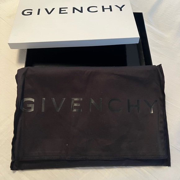 NWT & box!  Givenchy canvas & leather pouch - Picture 3 of 7